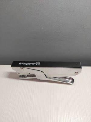 Kangaroo HP 210 metal hand stapler like new