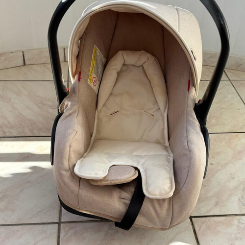 Chipollino Baby Car Seat Egg Like New