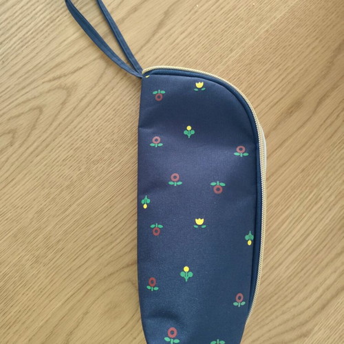 Insulated bag like new for water bottle or baby bottle