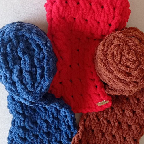 Handmade Alize Puffy Scarf custom made, ultra-soft hypoallergenic yarn