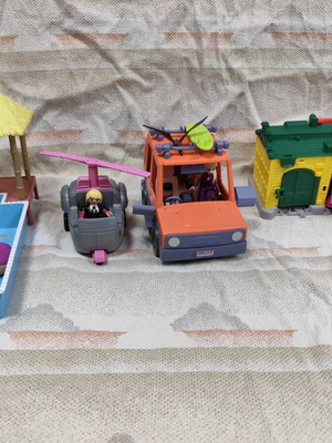 Playmobil Thomas Paw Patrol Adventure toy set like new, pack of 4
