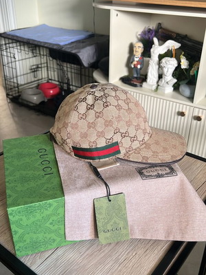 Gucci καπέλο GG Supreme από καμβά με κόκκινη και πράσινη ρίγα, μέγεθος L 59