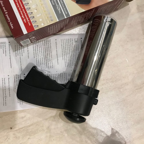 Buiscuit Press like new for biscuit designs with all accessories