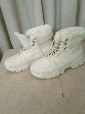 Παπούτσια γυναικεία σαν καινούργια, μέγεθος 39