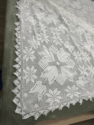 Knitted blanket like new, embroidered decorative