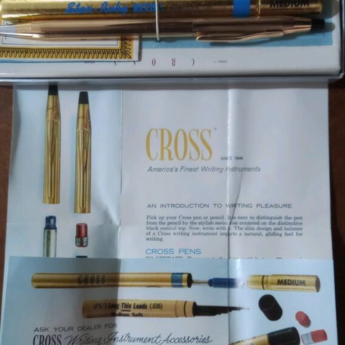 Collectible 14k gold-plated pen with two refills new