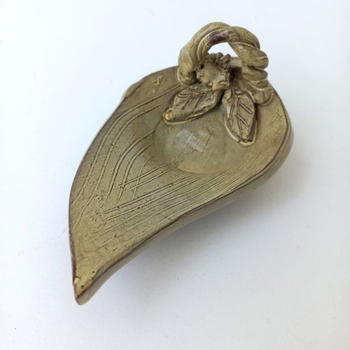 Handmade ceramic leaf-shaped decoration like new, vintage