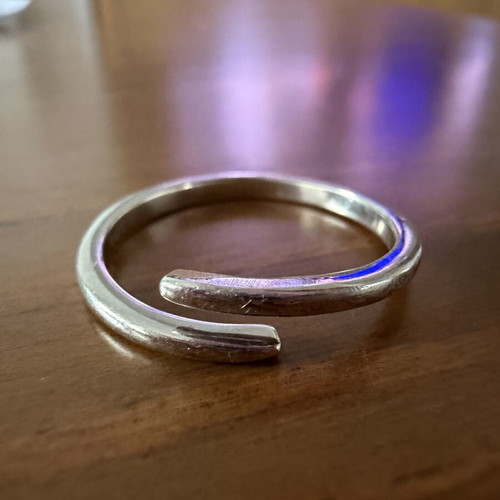 Silver ring adjustable size used