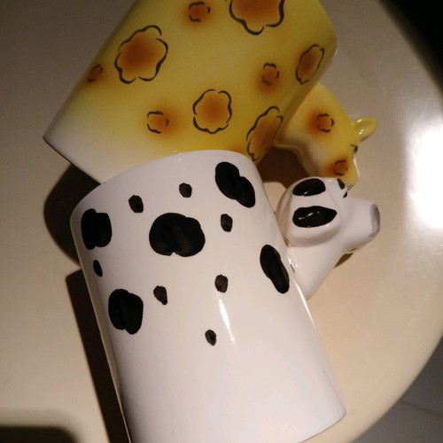 Mugs like new, unique animal design set of 2