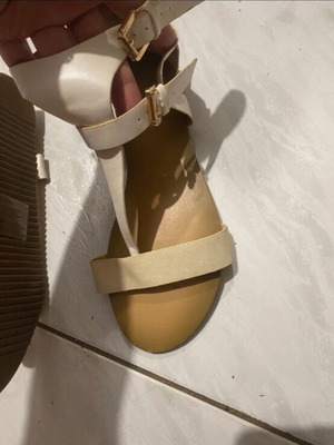 Flat white sandals, size 39