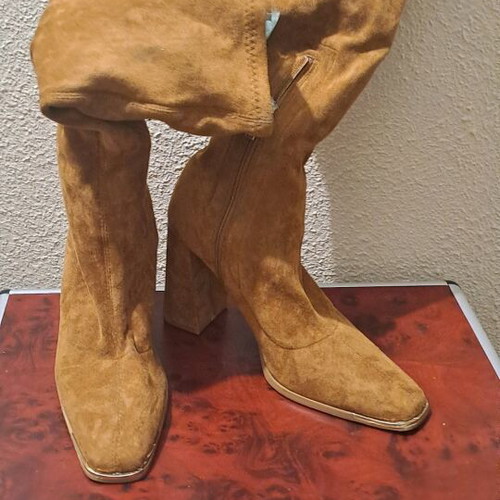 Suede boots brown with gold detail, new
