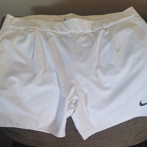 Nike Court Dry Team Tennis Shorts XL new, white with black logo