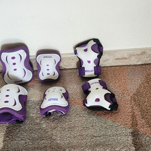 Nijdam inline skates like new, adjustable size 31-34 with ice blades