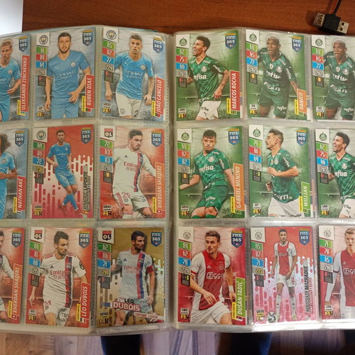 Fifa 365 2022 collection like new