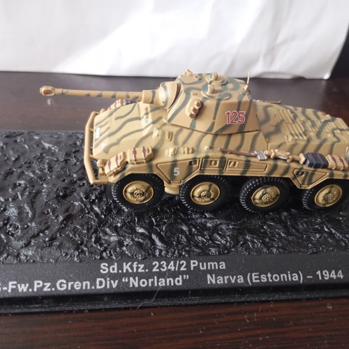Puma Sd.Kfz. 234/2 Diecast Model 1:72 scale like new