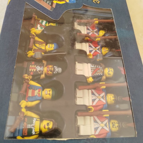 LEGO Pirates Tic Tac Toe set