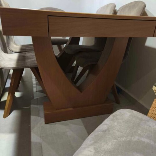 Dining table set like new, solid oak wood with gray fabric chairs