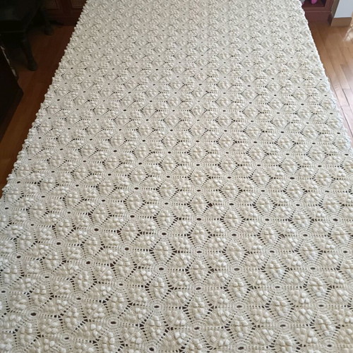 Woolen knitted handmade blanket like new, dimensions 170x220