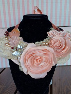 Handmade Collar Necklace with Flowers, Pearls and Stones New