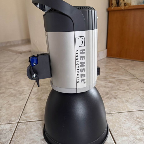 Hensel Expert Pro 500 set of 3 units like new with 2 softboxes and cables