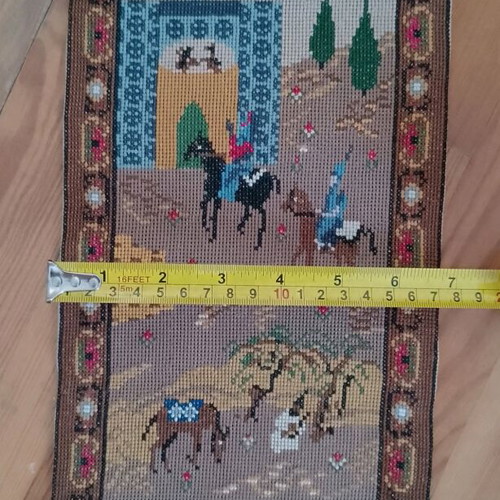 Needlepoint tapestry wall hanging like new, 33×17 cm