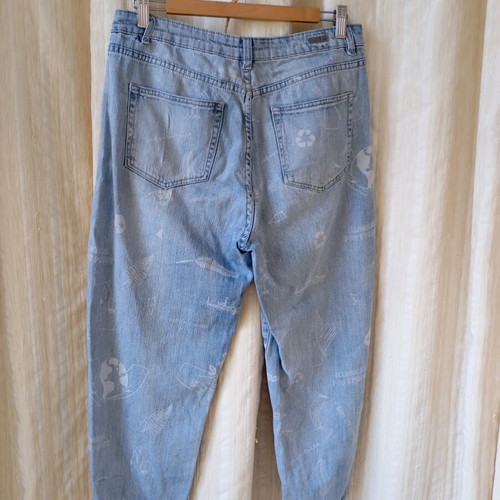 Pull & Bear Jeans like new, relaxed fit with prints, size L
