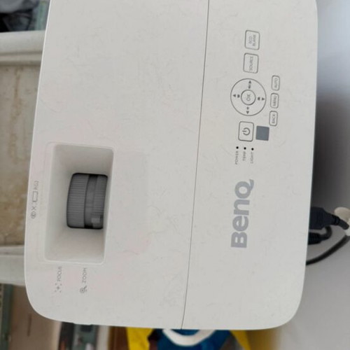 BenQ HM560 projector 2021 model