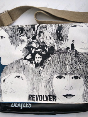 Τσάντα ώμου The Beatles Revolver μεταχειρισμένη με μικροφθορές