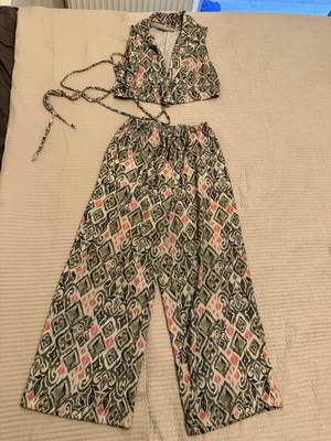 Decoro Boho Set Crop Top and Palazzo Pants S/M like new, colorful
