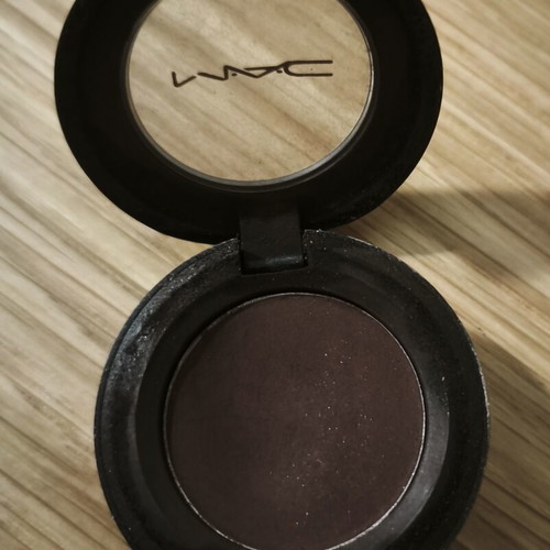 Mac eyeshadow used, dark brown shade