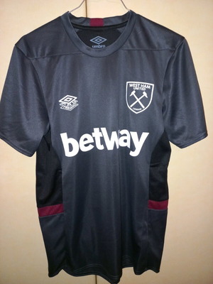 Εμφάνιση West Ham Umbro σε small νούμερο σαν καινούργια