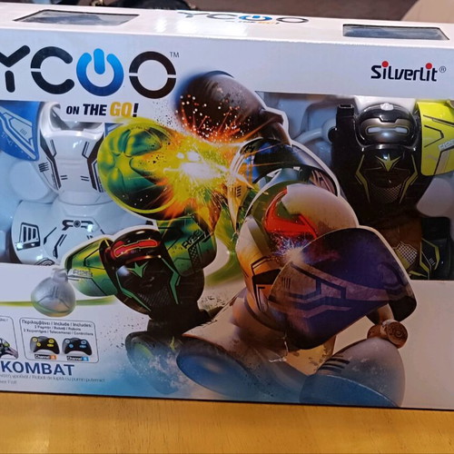 Electronic set 2 Robo Kombat robots like new