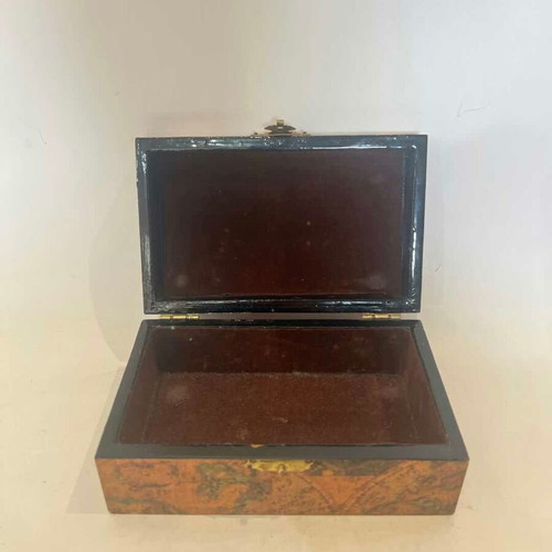 Vintage wooden jewelry box with world map, used, 6x16x9.5 cm