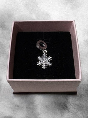 Χιονονιφάδα γούρι καινούργιο, ασημί