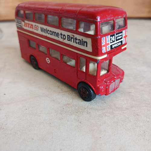 Vintage metal bus made in Britain used, 12 cm long