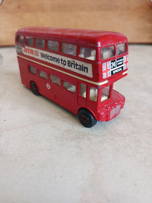 Vintage metal bus made in Britain used, 12 cm long