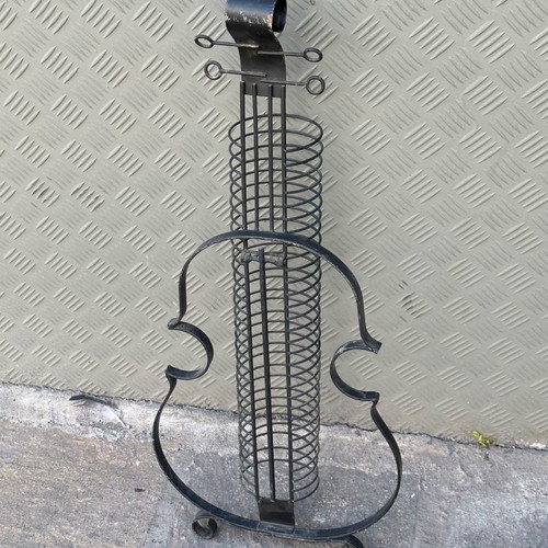 Old metal CD case used, dimensions 70x32 cm