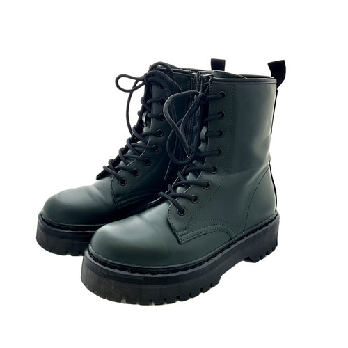 Boots green with laces and side zipper like new, size 38