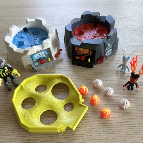 Playmobil game with fire and ice launchers 6831 like new