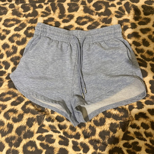 H&M mako shorts and Primark transparent blouse like new, multicolor