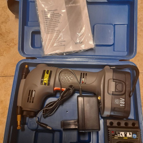 Kinzo 18V Battery Air Compressor Set with Case and Charger