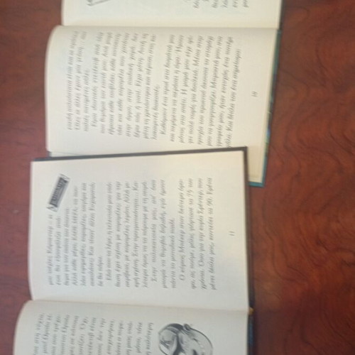 Detective Klouz books used, The Mozzarella Trap and The Gum Conspiracy