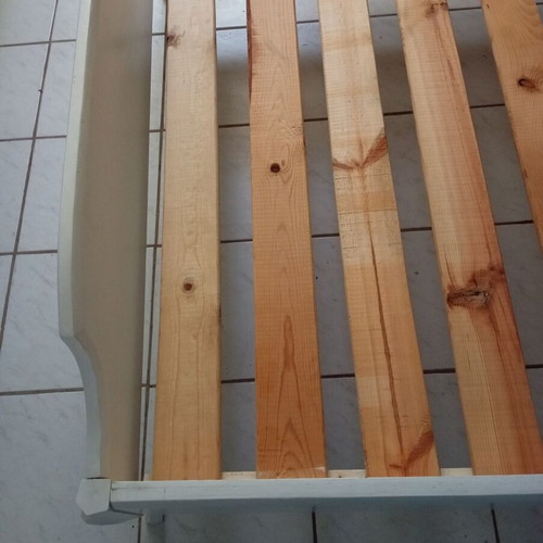 Bedroom furniture set of 5 pieces like new with free mattress