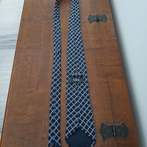Glou silk tie like new, handmade, blue and beige checkered