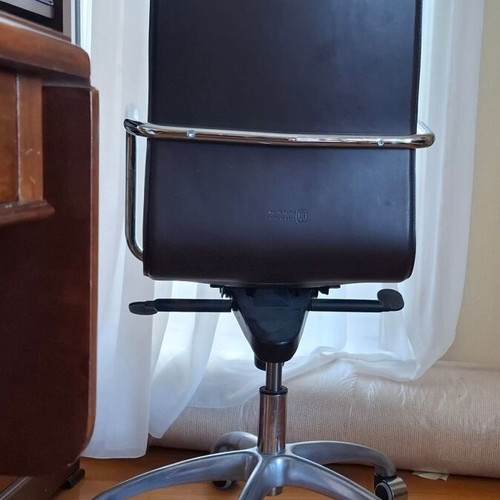 Enrico Pellizzoni office chair made of Italian leather like new