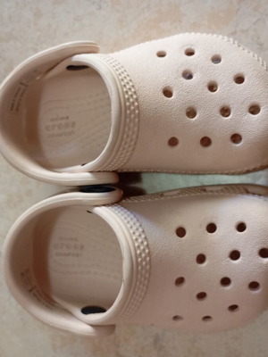 Crocs shoes used, beige-cream color, girl size C5