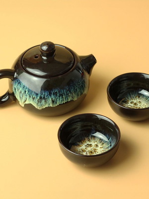 Ceramic dark brown teapot set with 2 small cups, new