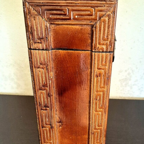 Wooden vintage box for 2 wine bottles with handmade painting like new