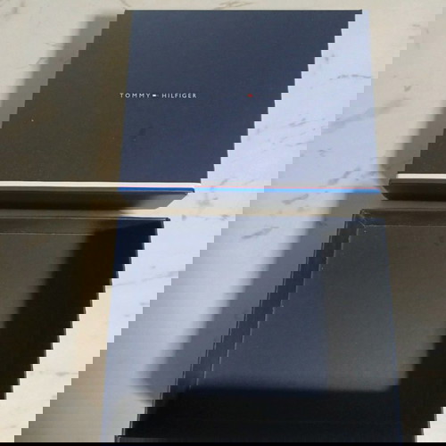 Кутия Tommy Hilfiger като нова от портфейл