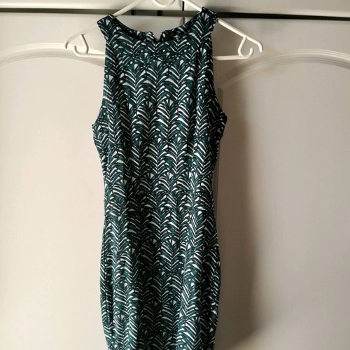 H&M bodycon dress green like new, size S